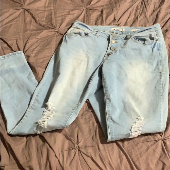 Wild blue distressed skinny crop jeans - Picture 1 of 5